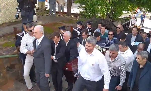 Restos del fiscal Pecci yacen en su última morada 