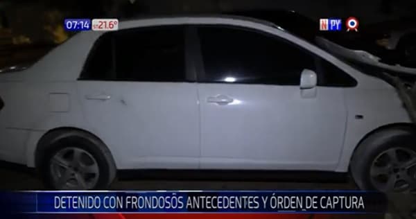 Hombre recupera auto que estaba en poder de mecánico