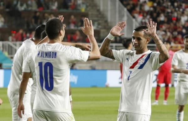 Paraguay empata ante Corea con dos goles de Almirón 