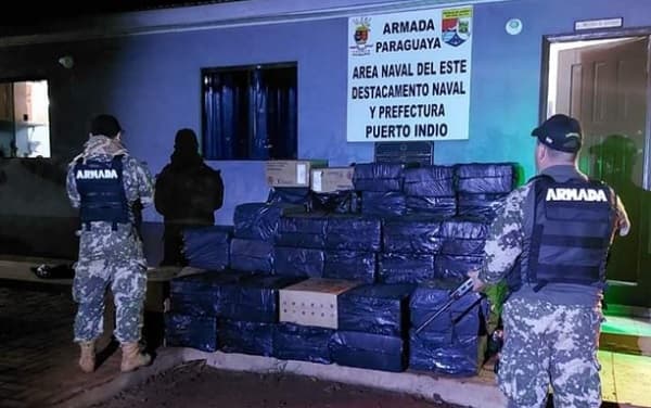 Armada incauta carga de cigarrillos con productos de Mercury