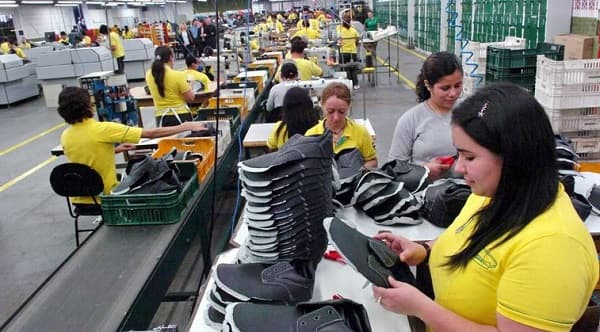 Trabajadores exigen que el reajuste salarial sea desde julio