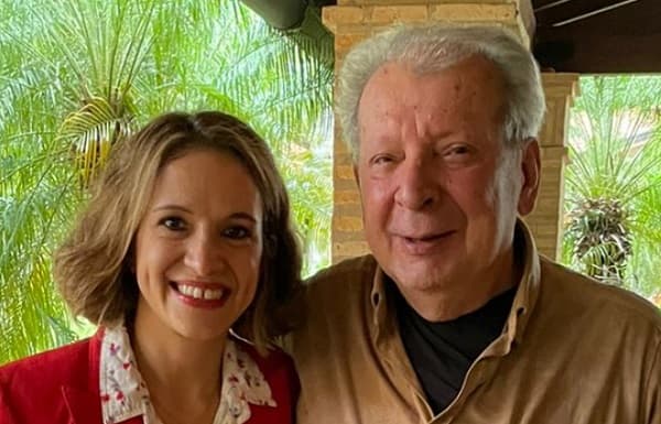 Lea posa con Kalé y le dicen de todo en redes 