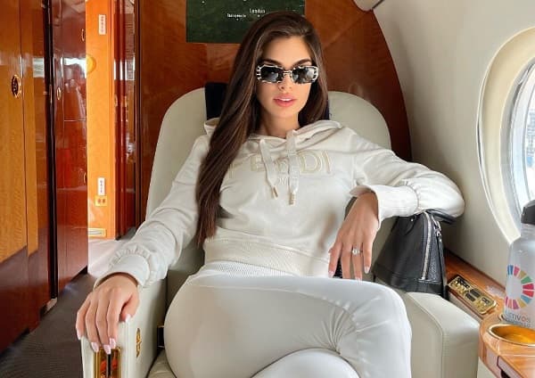 Termo de Nadia Ferreira arma revuelo en redes