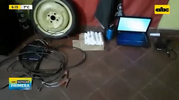 Vecinos golpean y logran detener a “tortolero” tras robo