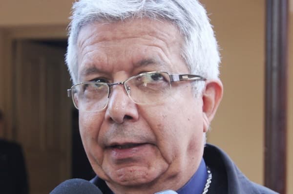 Monseñor dice que se usa su nombre con fines inapropiados 