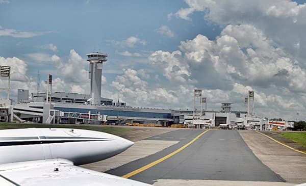 Avión ruso hace llamativo ida y vuelta de Buenos Aires a Asunción, confirma director