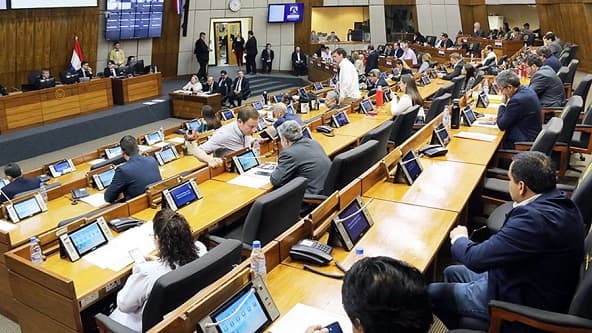 Aprueban presencialidad para tratar juicios políticos en Diputados