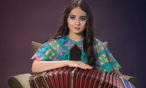 Bandoneonista María Isabel lanza su nuevo material  “Siempre Cantar”