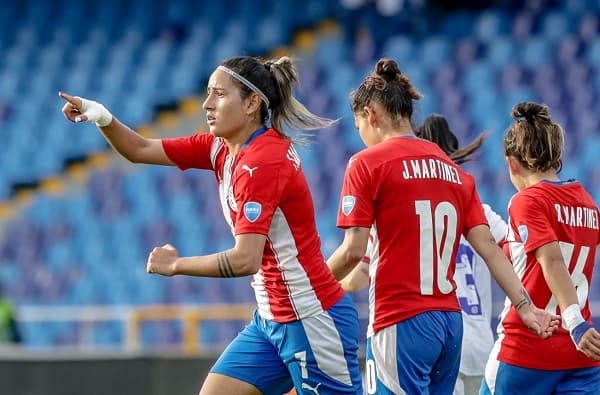 Paraguay vence a Chile a fuerza de golazos 