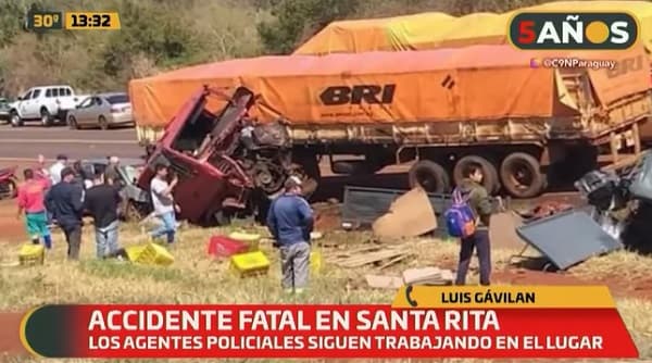 Conductor fallece en choque frontal contra camión en Santa Rita