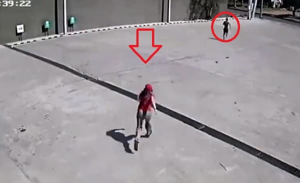 Cajera persigue y consigue detención de joven tras robo