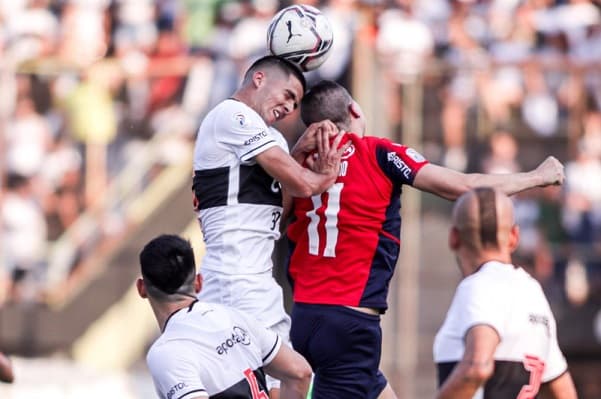 Olimpia vence a Cerro Porteño y se pone al acecho 