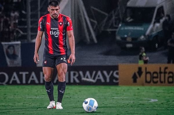 Juan Patiño pide disculpas tras exabrupto con hincha