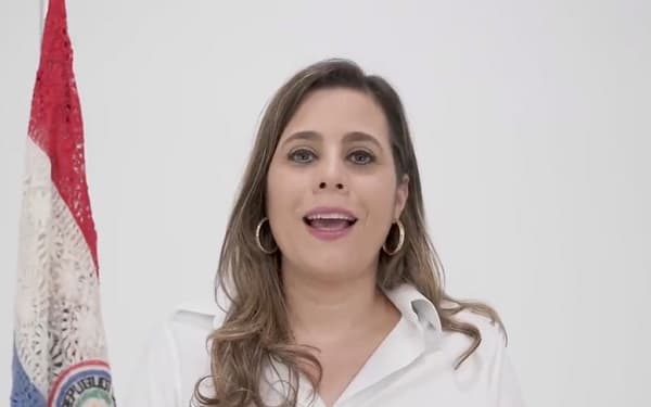 ANDE investiga piropo lanzado desde cuenta oficial a Kattya González