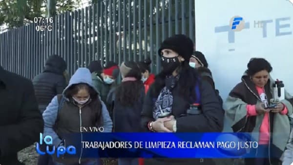 Limpiadoras de IPS exigen pago de salario e información sobre su situación