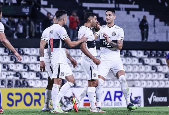Olimpia aplica goleada histórica a Colonial