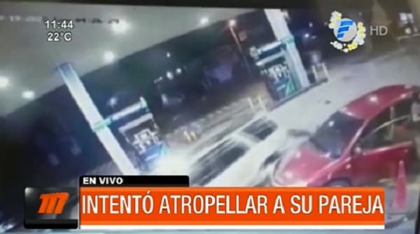 Imputan a hombre por intentar arrollar a su pareja en un surtidor