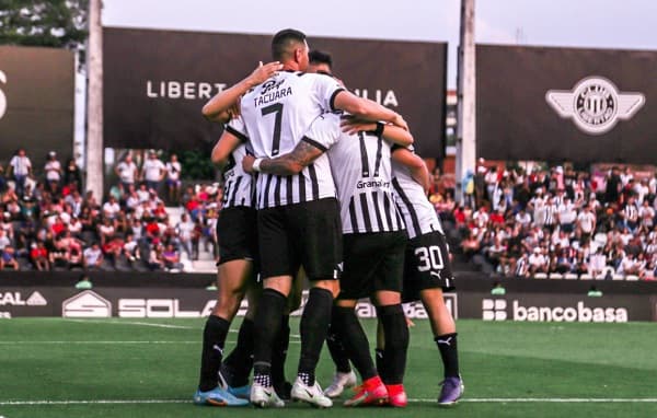 Libertad gana y alcanza la punta de manera provisoria 