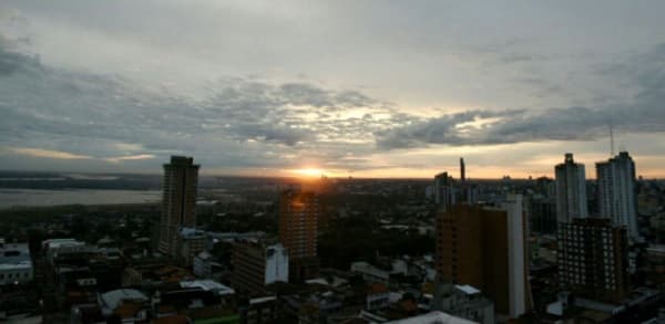 Ambiente fresco a cálido persistirá el fin de semana