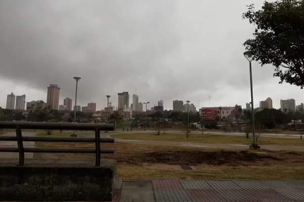 Pronostican lunes frío a cálido con lluvias