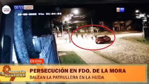 Asaltan local de Biggie y balean a policías durante huida