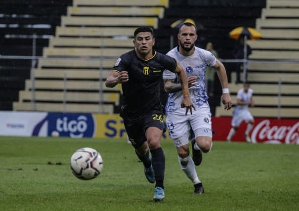 Guaraní golea a Sol de América 