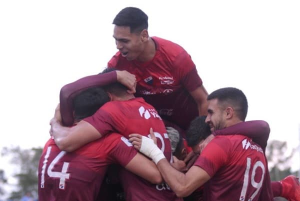 Nacional remonta ante Sol y sigue en la punta