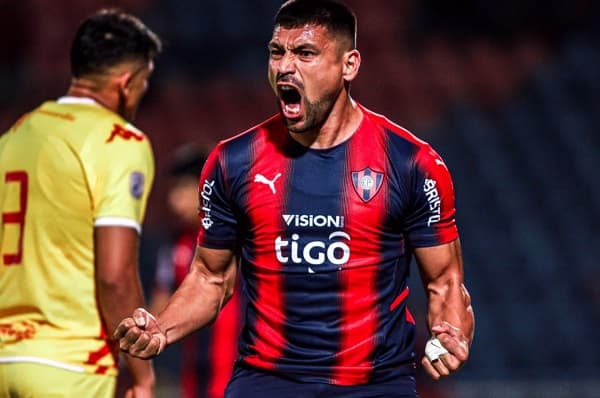 Cerro Porteño gana con lo justo y sigue cerca 