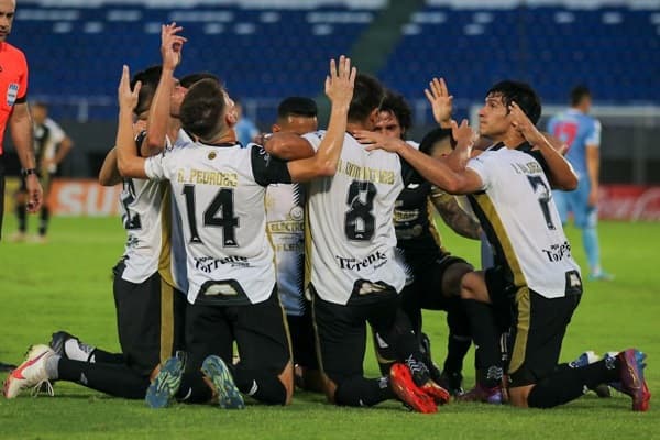 Tacuary supera a Resistencia en el Defensores 