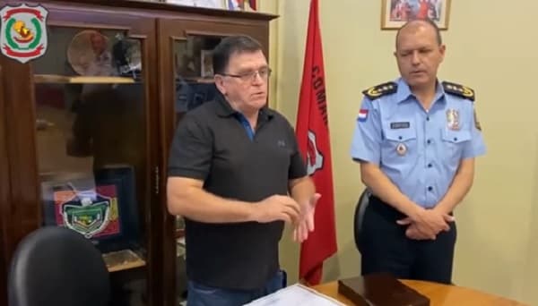 Taxista devuelve USD 800 a atletas chilenos y Policía le rinde homenaje