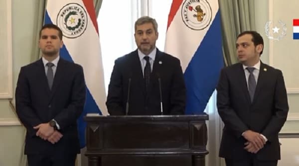 Ejecutivo promete limitar viajes de funcionarios públicos