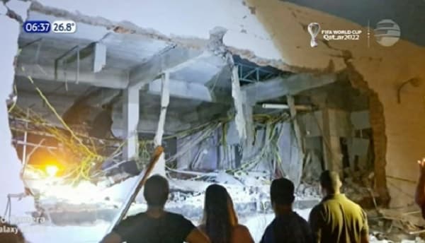 Destruyen sucursal bancaria con explosivos y se llevan dinero