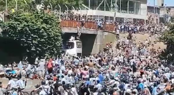 Plantel argentino es “rescatado” en helicóptero tras disturbios en festejos