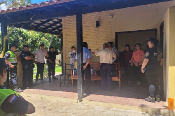 Detienen a ocho policías por venta de vehículo depositado como evidencia