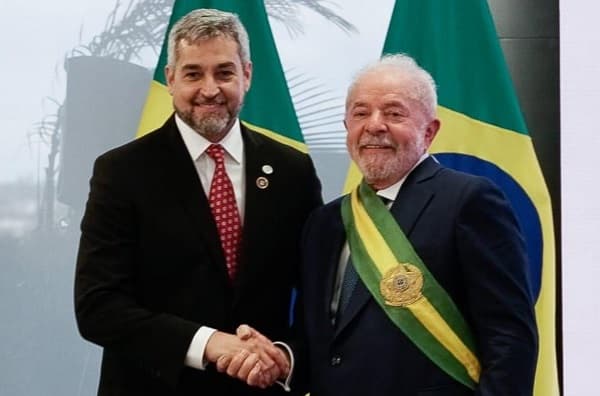 Abdo participa de asunción de Lula 