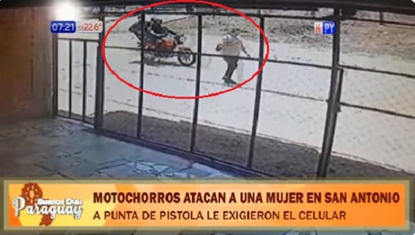 Motochorros atacaron a una mujer en San Antonio