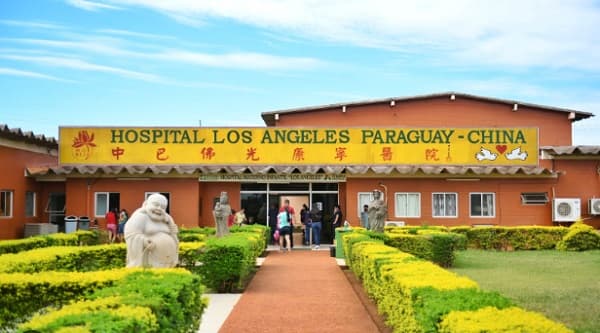 Imputan a padres de la niña que tenía gusanos en la cabeza