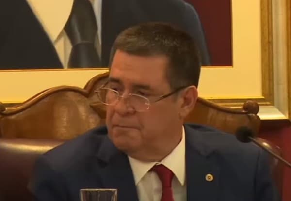 Por firma “inservible”, autorizan a Cartes a delegar responsabilidad