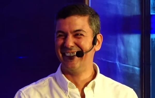 Silvio Ovelar asegura que las chicas votarán a Santi Peña por “churro”