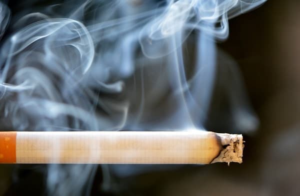 Ejecutivo aumenta el impuesto al tabaco 