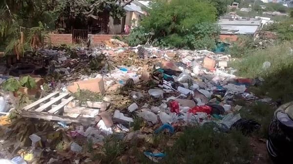 Denuncian vertedero clandestino a pocos metros de la Costanera de Asunción