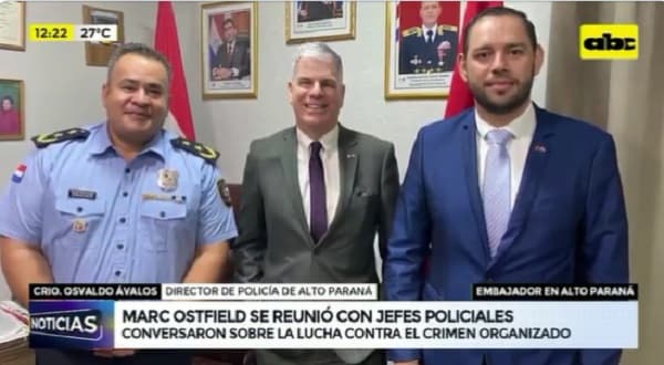 Embajador de EE.UU. habla sobre contrabando de cigarrillos con policías