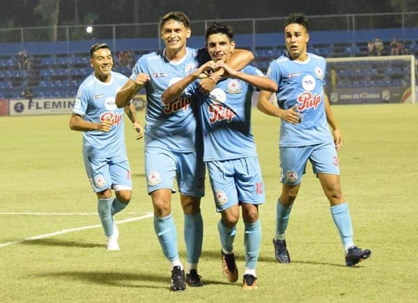 Resistencia vence a Trinidense y sale del fondo 