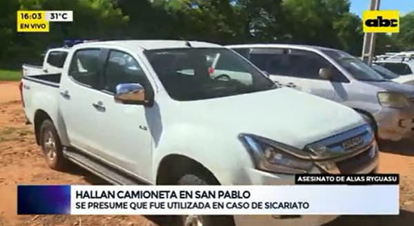 Hallan camioneta robada en predio del Hospital San Pablo