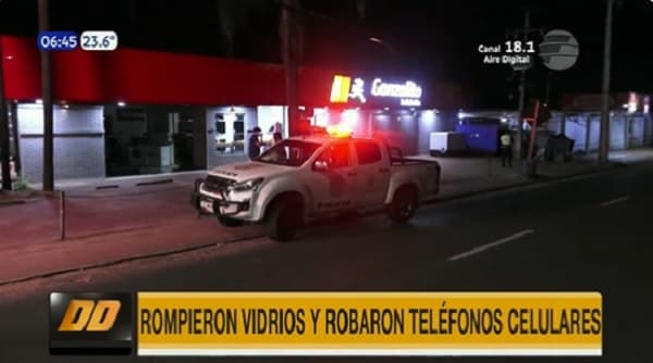 Delincuentes rompen puerta de tienda y roban celulares de alta gama