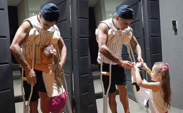 Gesto de Derlis con pequeña fanática llena de ternura las redes 