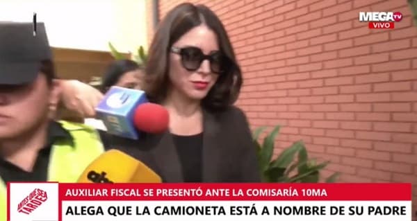 Funcionaria se presenta y abogado asegura tener documentos de la camioneta