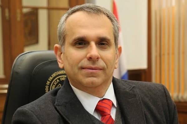 UCA acepta pedido de permiso de Kriskovich y anuncia investigación