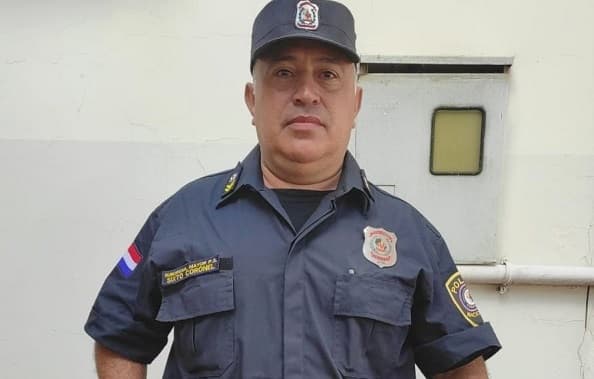 Comandante felicita a suboficial que devolvió G. 100 millones