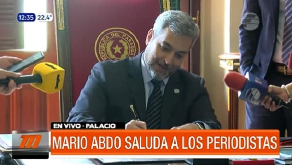 Abdo Benítez promulga ley de “puerta giratoria”